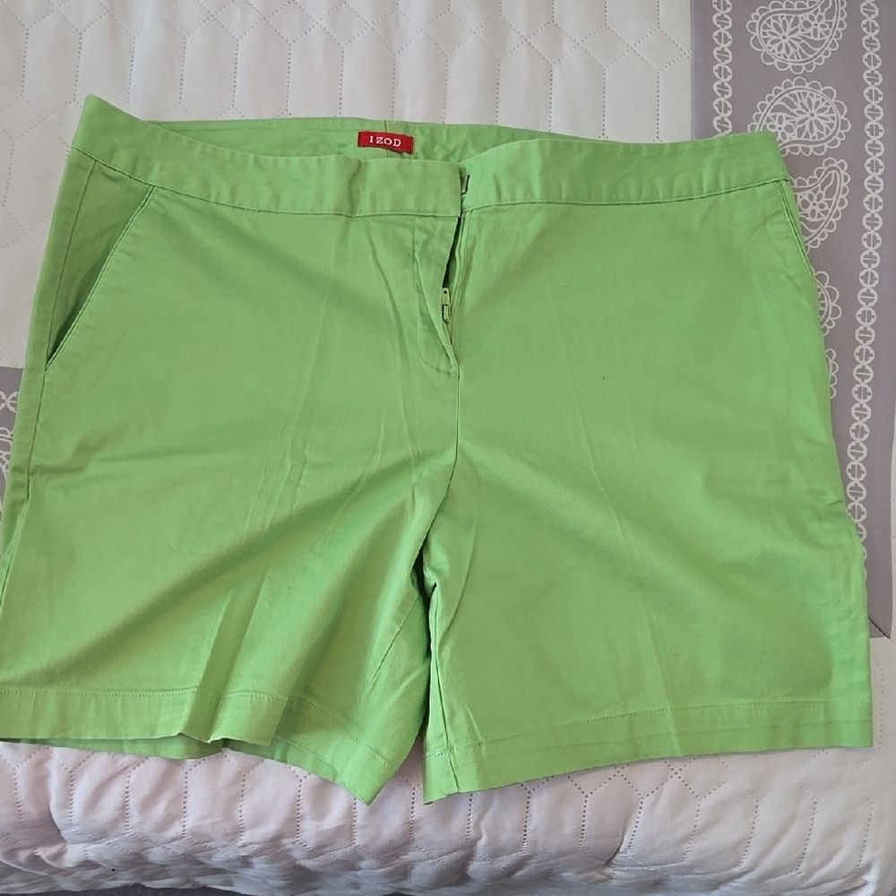Izod Women's Light Green Bermudas